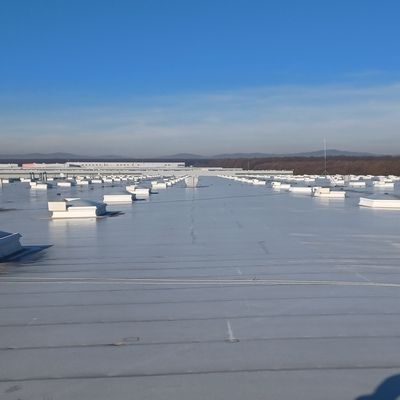 <b>Názov stavby: Prologis Senec / hala DC3<br />Lokalita:  Senec<br />Rok:  2024<br />Realizácia:</b>  rekonštrukcia strešného plášťa